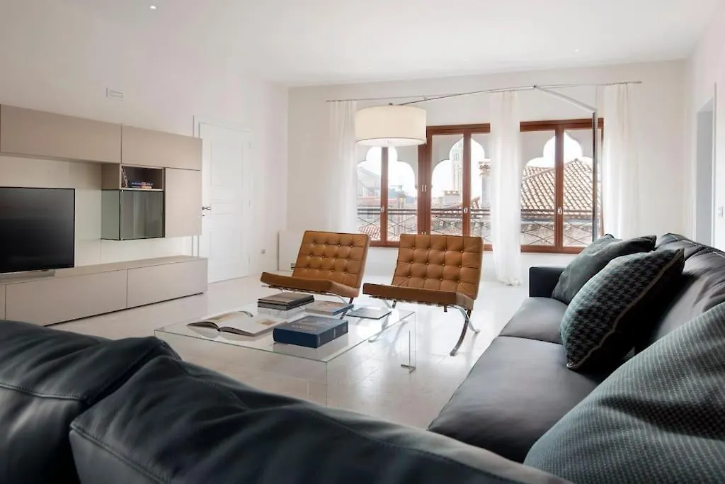 Ca' Vittoria, A Different Way To Stay In Venice