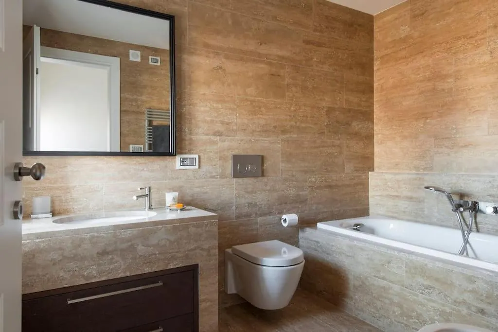 Ca' Vittoria, A Different Way To Stay In Venice Apartment